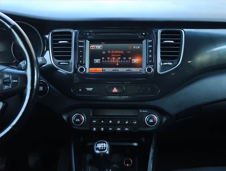 Kia Carens (2015) 1.7 CRDi, 7 míst, Serv.kniha - fotka 12 z 24