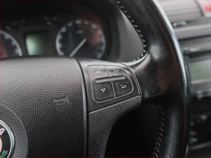 Škoda Octavia (2007) Elegance 2.0 TDI, 4X4, po STK - fotka 17 z 19