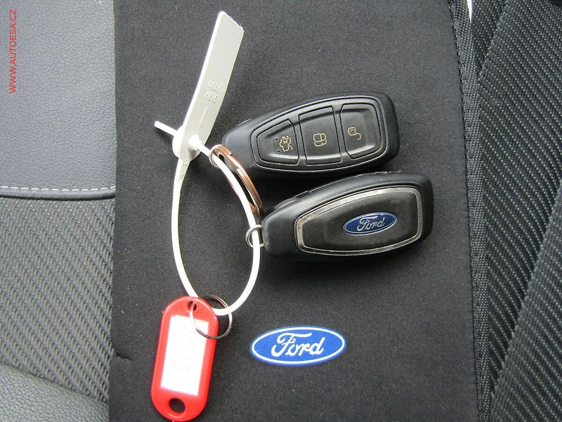 Ford Kuga (2013) 2.0 TDCi 4x4, AT, bixen, AC - fotka 17 z 17