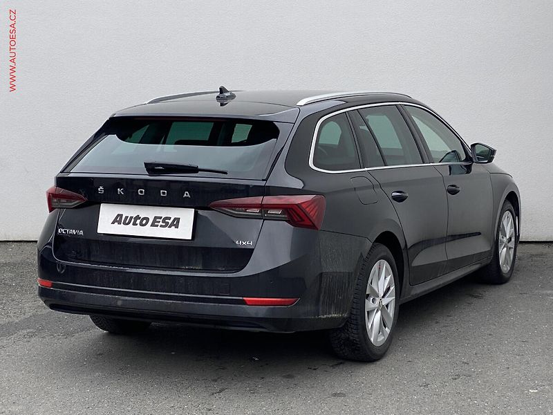 Škoda Octavia (2023) 2.0 TSi 4X4, ČR, Style, DSG - fotka 4 z 18