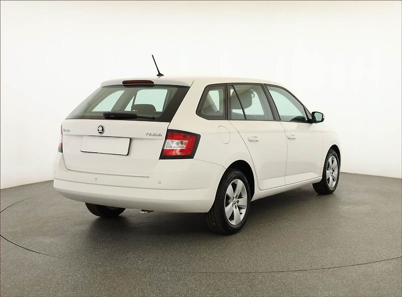 Škoda Fabia (2017) Style 1.4 TDI, Serv.kniha - fotka 5 z 19