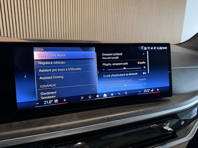 BMW X7 40d M Tažné Masáž Pano Záruka - fotka 39 z 48