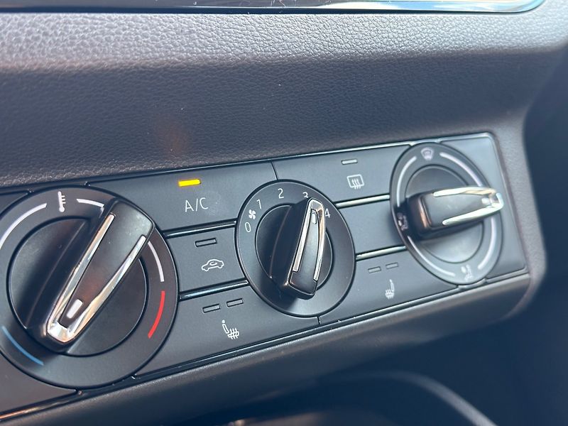 Škoda Scala (2020) 1.0TSi 4 NOVÉ PNEU, PO SERVISU - fotka 11 z 16