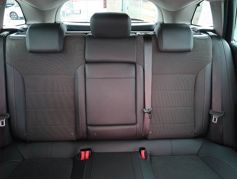 Opel Insignia (2011) 2.0 CDTI, 4X4, Serv.kniha - fotka 10 z 19