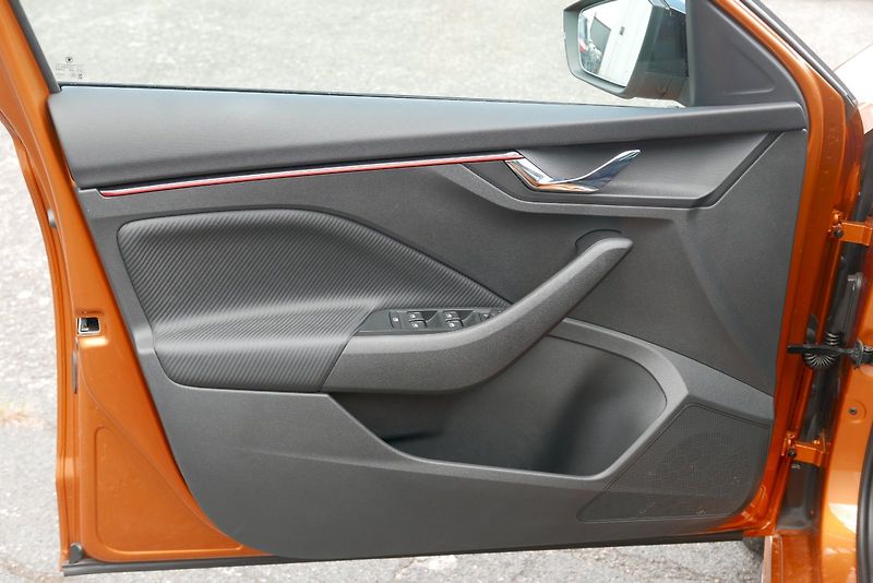 Škoda Kamiq (2025) 1.0 TSI 85 kW 7° DSG Monte Car - fotka 19 z 26