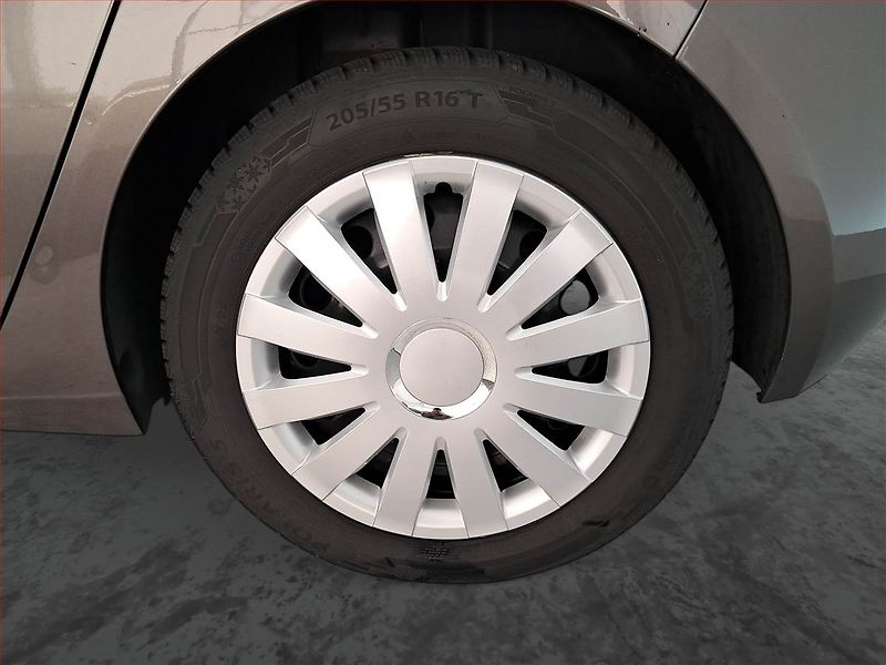 Peugeot 308 (2013) 1.6 HDi, Navi, Tempomat - fotka 14 z 15