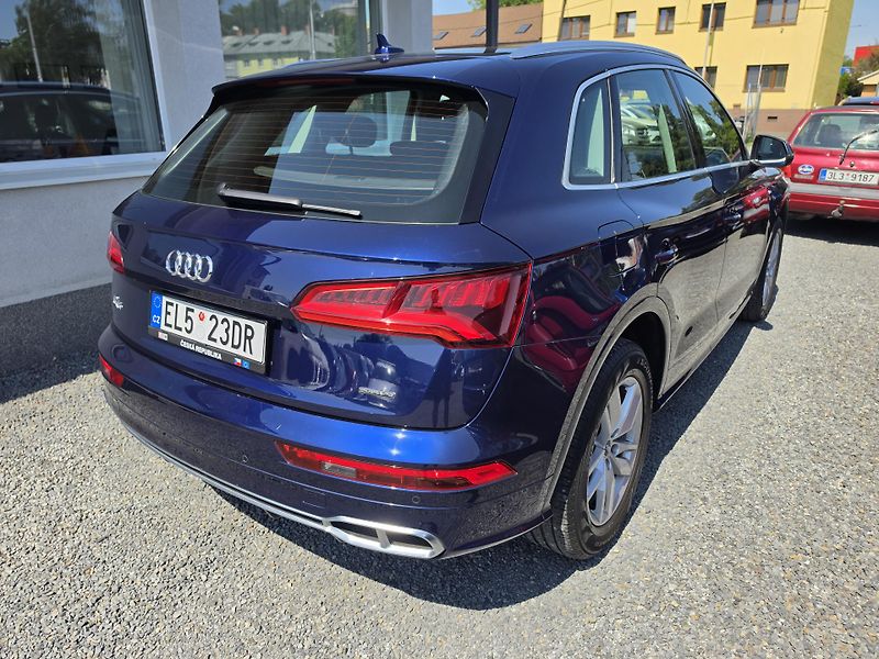 Audi Q5 2.0 TFSI S-Line Hybrid  - fotka 4 z 21