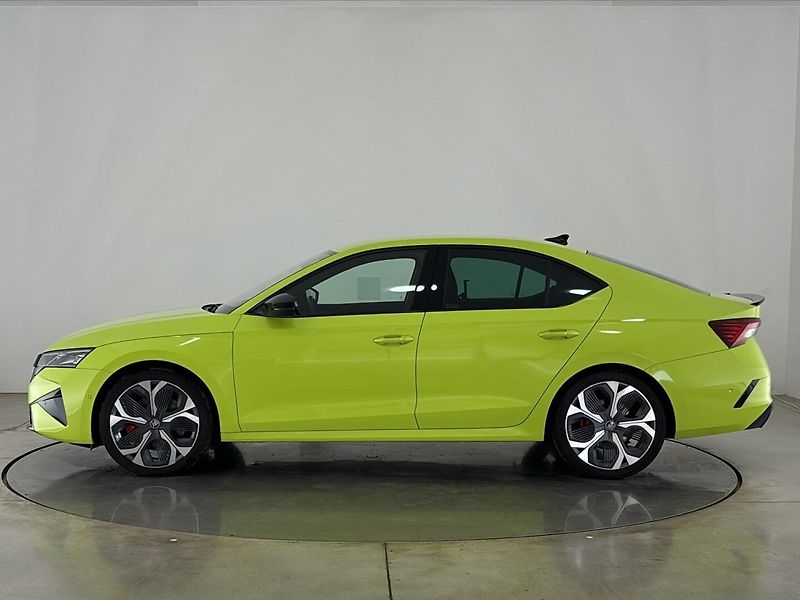 Škoda Octavia RS DSG - fotka 3 z 29
