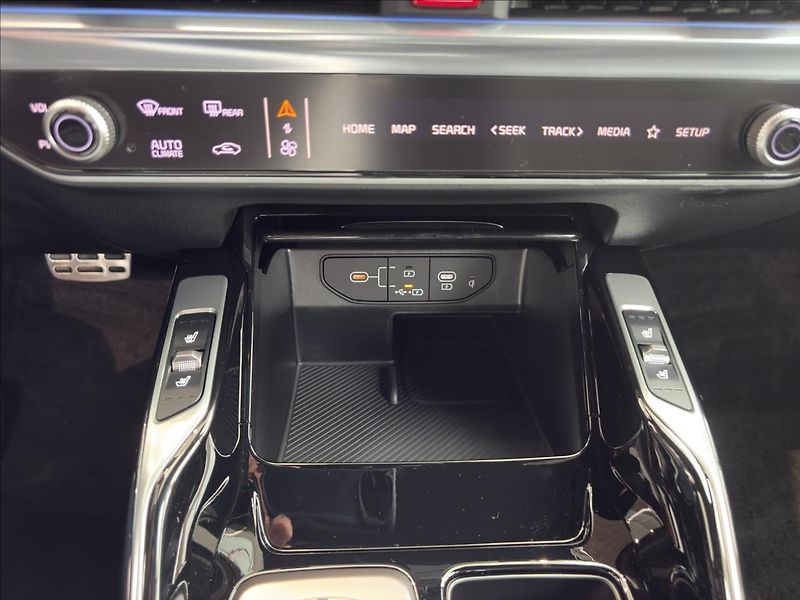 Kia Sorento (2025) 2,2   CRDI 4x4 8DCT TOP - fotka 16 z 29
