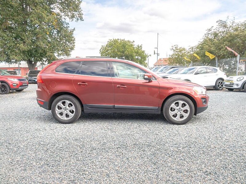 Volvo XC60 (2009) T6 AWD SUMMUM - fotka 4 z 51