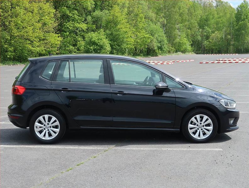 Volkswagen Golf Sportsvan (2015) 1.6 TDI, Serv.kniha, Navi - fotka 6 z 14