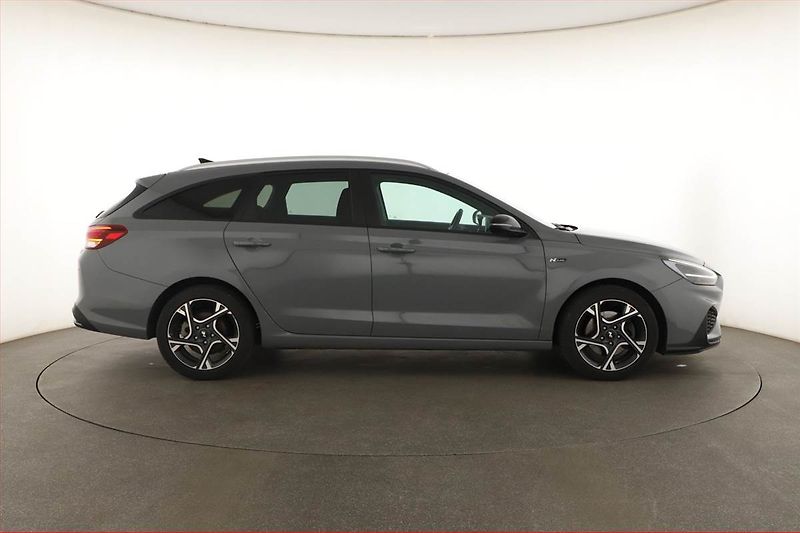 Hyundai i30 (2024) N-Line 1.0 T-GDI - fotka 6 z 20