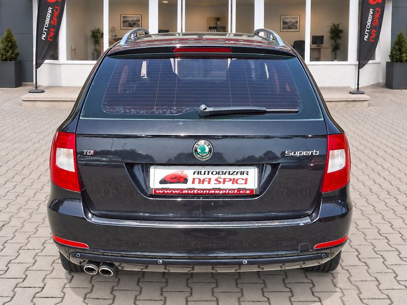 Škoda Superb (2010) 2.0TDI 103kW 6MN -TAŽ.ZAŘÍZENÍ - fotka 9 z 30