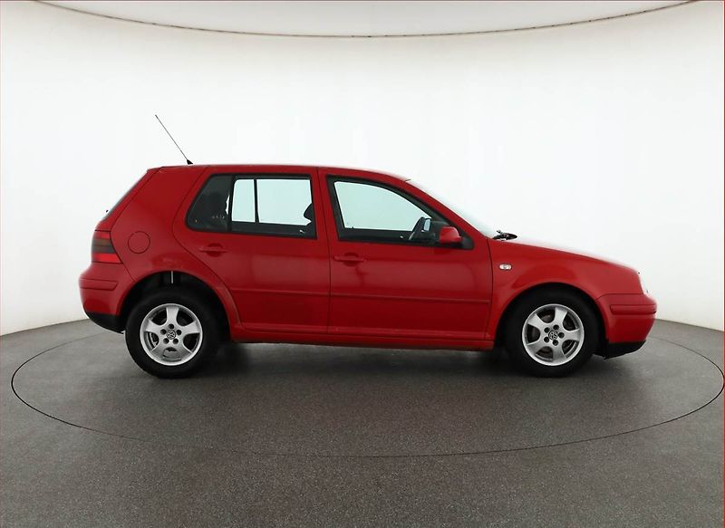 Volkswagen Golf (2002) Comfortline 1.4 16V, po STK - fotka 6 z 16