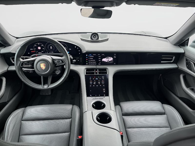 Porsche Taycan 4s Sport Turismo - fotka 14 z 30
