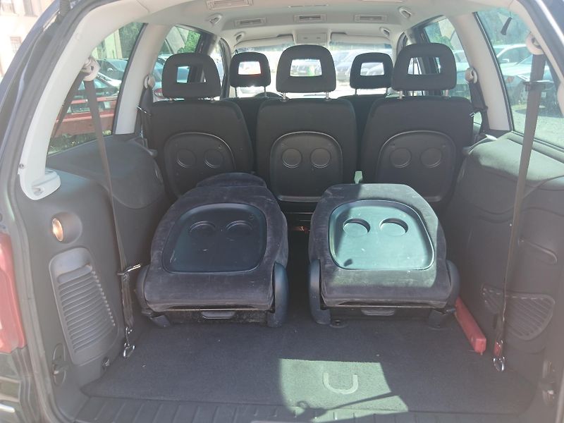 Volkswagen Sharan 2.0 TDI, 7 míst, tažné - fotka 32 z 35
