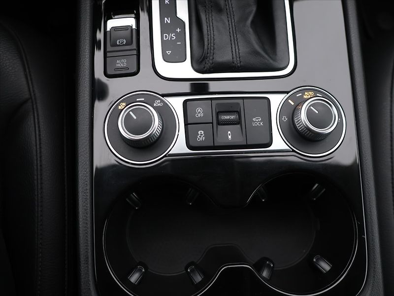 Volkswagen Touareg 3,0 TDI V6 193kW DSG 4M CZ - fotka 18 z 26