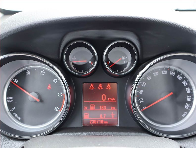 Opel Mokka (2013) Enjoy 1.7 CDTI, 4X4 - fotka 11 z 16