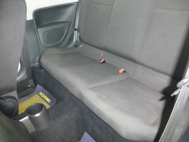 Volkswagen up! (2013) 1,0MPI**KLIMATIZACE** - fotka 13 z 21