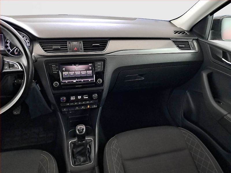 Škoda Rapid (2017) Style Plus 1.0 TSI, Serv.kniha - fotka 8 z 17