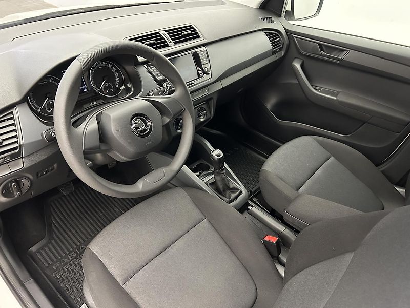 Škoda Fabia 1.0 TSI Active Plus - fotka 7 z 21