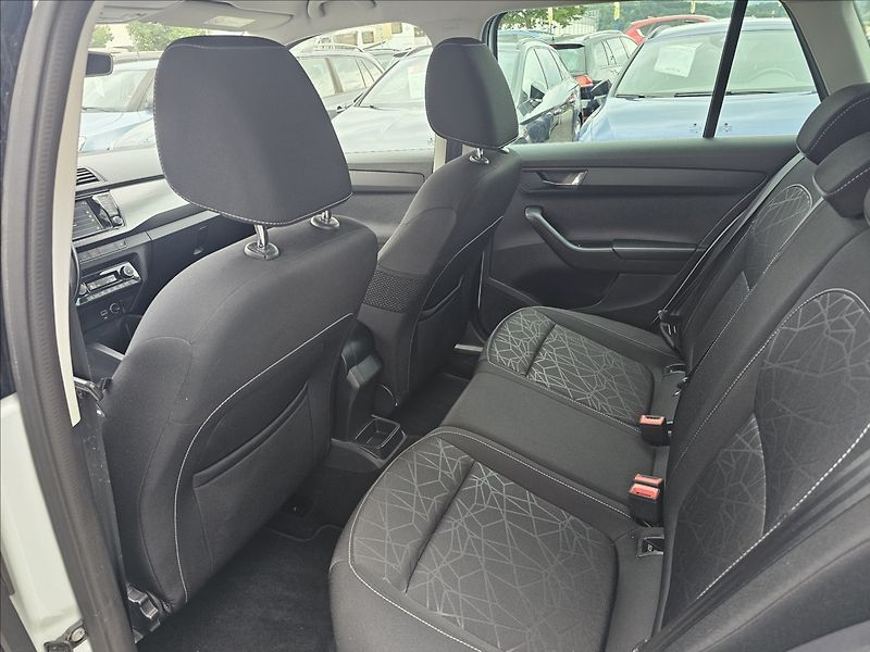 Škoda Fabia III 1,0TSi 81KW Drive - fotka 27 z 44