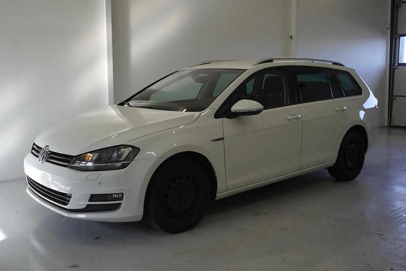 Volkswagen Golf 1.6 TDi - fotka 1 z 29