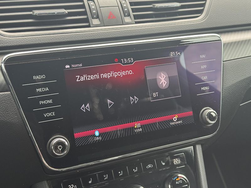 Škoda Superb (2020) 2.0TDi DSG Sportline ACC Kessy - fotka 35 z 50