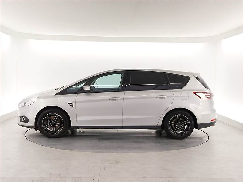 Ford S-MAX (2016) 2.0 TDCi, Serv.kniha - fotka 3 z 22