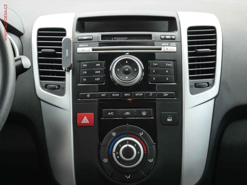 Kia Venga (2011) 1.4CVVT, 2.maj,ČR, servis - fotka 11 z 13