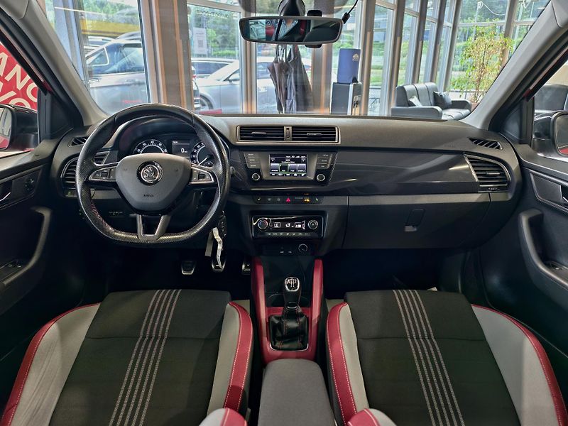 Škoda Fabia 1.2 TSI MONTE CARLO, PANORAMA - fotka 9 z 23