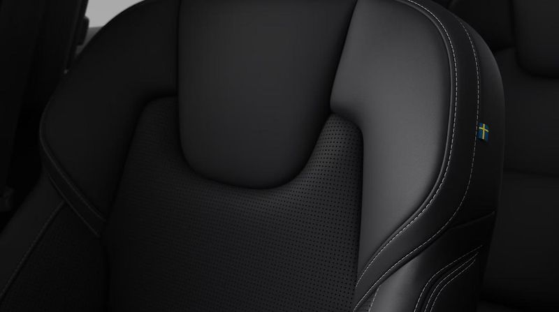 Volvo XC60 (2026) B5 PLUS - fotka 7 z 13