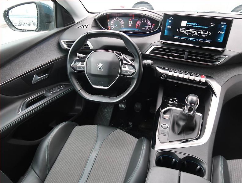 Peugeot 5008 (2021) 1.5 BlueHDi - fotka 7 z 19