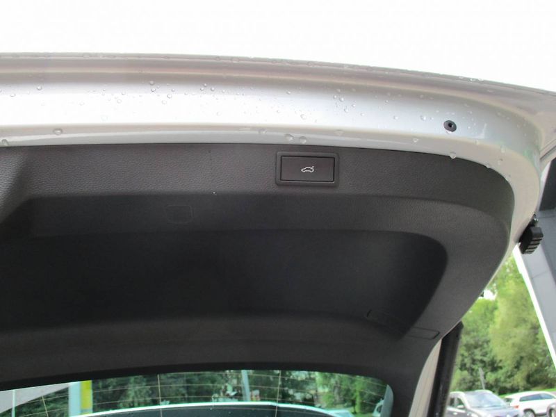 Škoda Karoq Top Selection 1,5TSI 110kW DSG - fotka 15 z 15