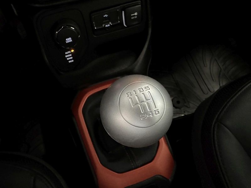 Jeep Renegade 2.0 MJT, 6MT, 4x4, CZ, 1.maj. - fotka 30 z 47