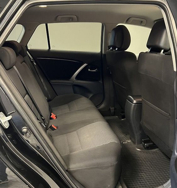 Toyota Avensis Premium - fotka 12 z 16