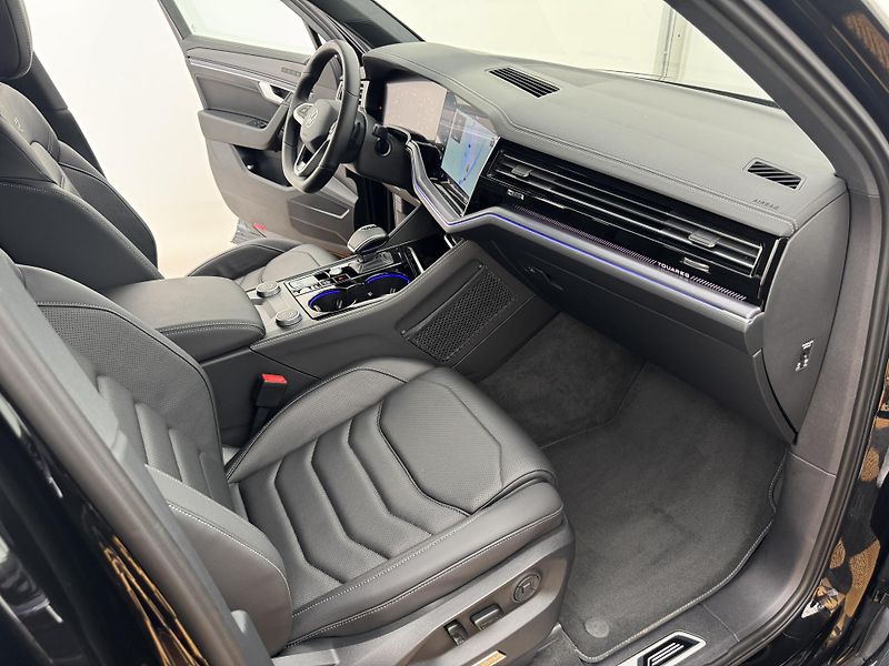 Volkswagen Touareg 3.0Tdi*1-MAJ*DPH*HUD*R-LINE* - fotka 18 z 50