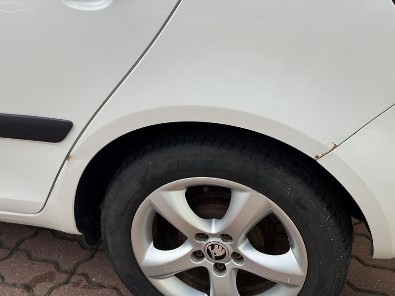 Škoda Fabia (2010) 1.2TSI - fotka 9 z 20