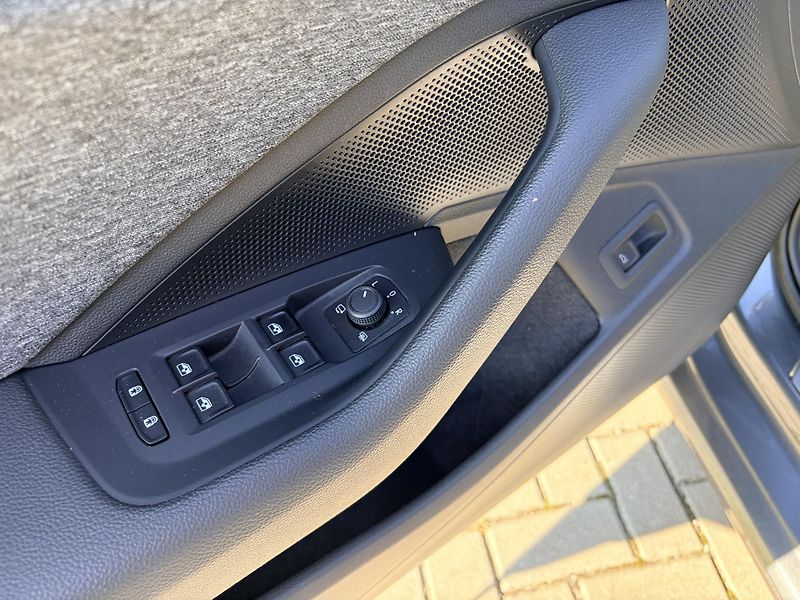 Škoda Superb SELECTION 2.0TDI 110KW DSG LED - fotka 16 z 68