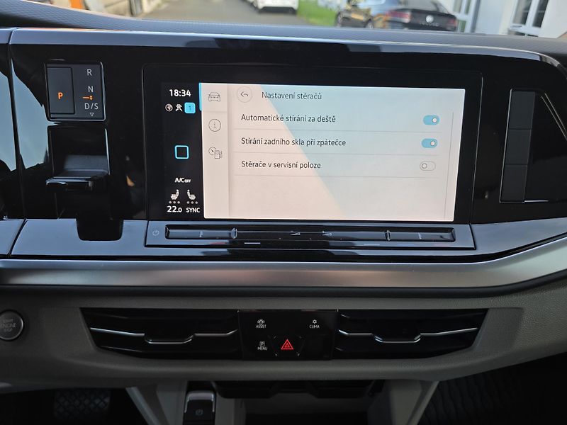 Volkswagen Multivan T7 150kW LIFE LONG DSG WEBASTO - fotka 31 z 49