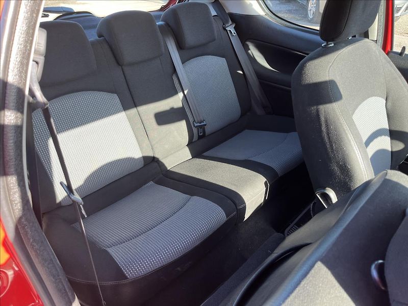 Peugeot 206 1,4 HDi SERVIS VSTŘIKY ROZVODY - fotka 12 z 27