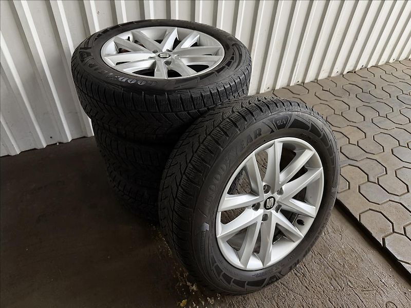 Seat Tarraco 2.0TDI 140kW DSG 4DRIVE 2XALU - fotka 43 z 44