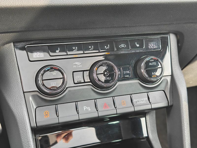 Škoda Karoq 2,0TSI 140kW Sportline 7DSG 4x - fotka 18 z 23