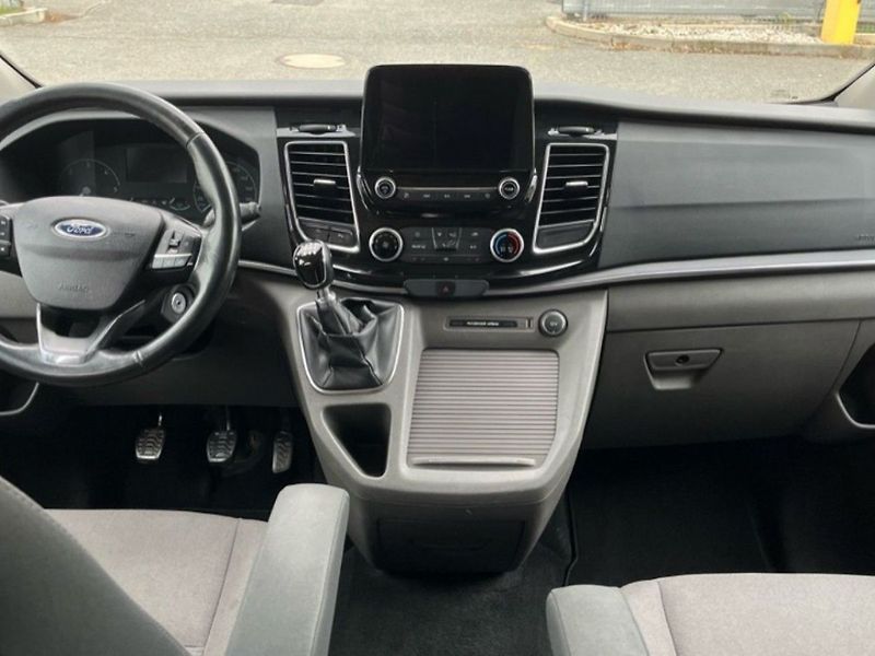 Ford Tourneo Custom 2,0ECOBLUE,96kW,SERVIS,1MAJ,CZ - fotka 8 z 14