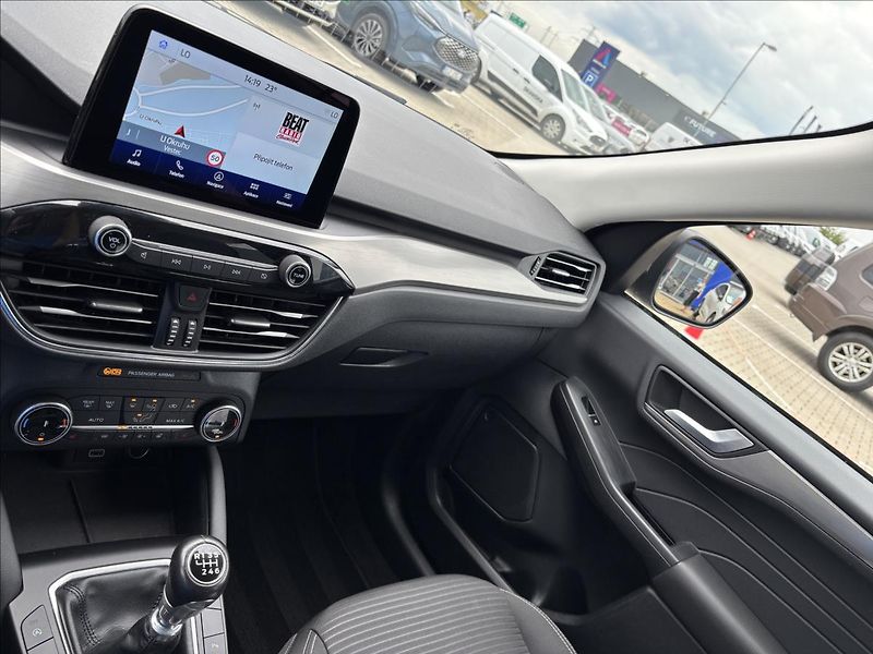 Ford Kuga 1,5 EcoBoost 110kW Titanium - fotka 36 z 39