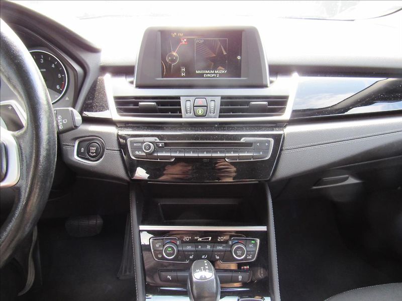 BMW Řada 2 2,0 d 218 Gran Tourer 110 KW - fotka 15 z 36