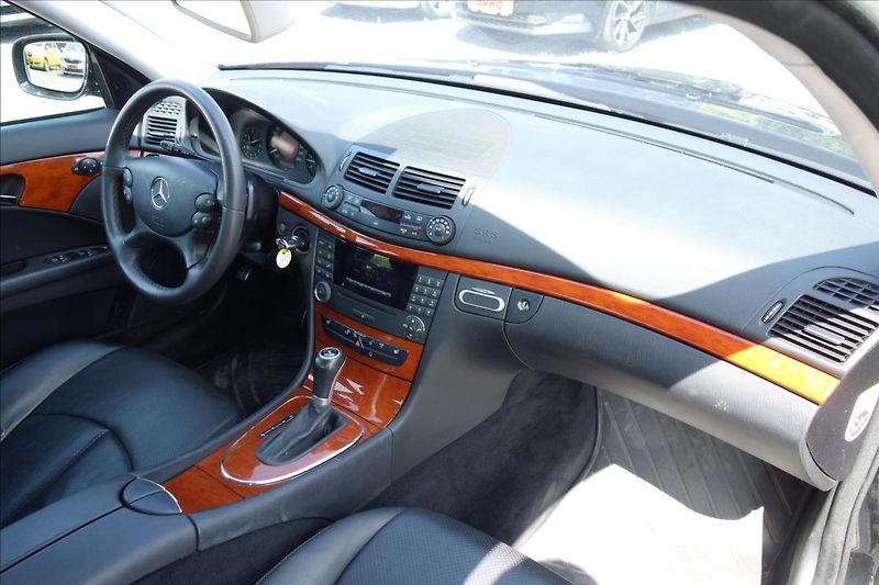 Mercedes-Benz Třídy E 280CDi,ČR,SERV.KN.,4MATIC. - fotka 13 z 48
