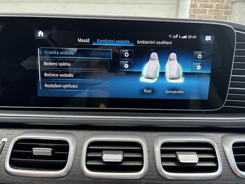 Mercedes-Benz GLE (2023) 400d 4MATIC 9GTRONIC AMG Paket - fotka 90 z 166