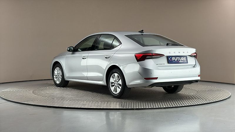 Škoda Octavia 2.0 TDI DSG Ambition - fotka 2 z 24