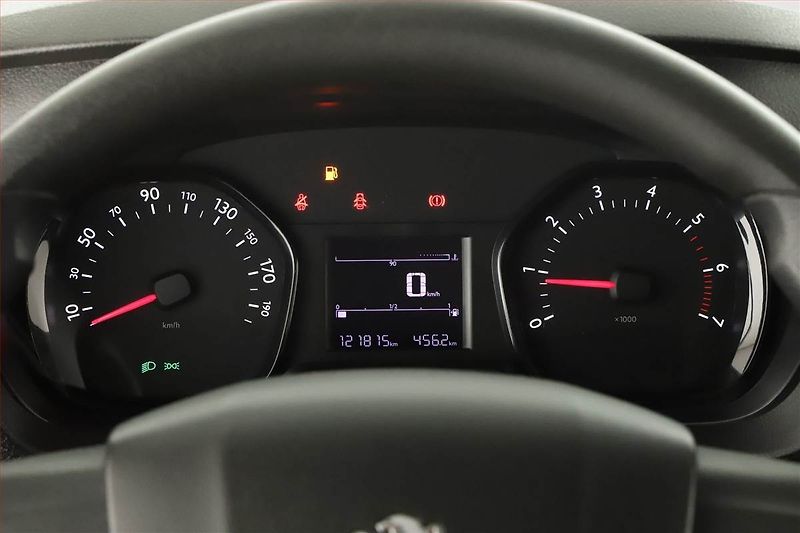 Peugeot Expert (2017) 1.6 BlueHDi, Bus, 6Míst, ČR - fotka 7 z 10